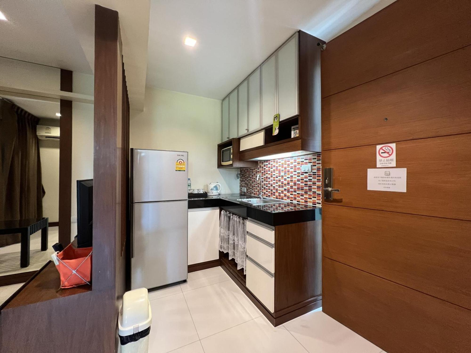 Silom Forest Exclusive Residence Bangkok Exterior foto